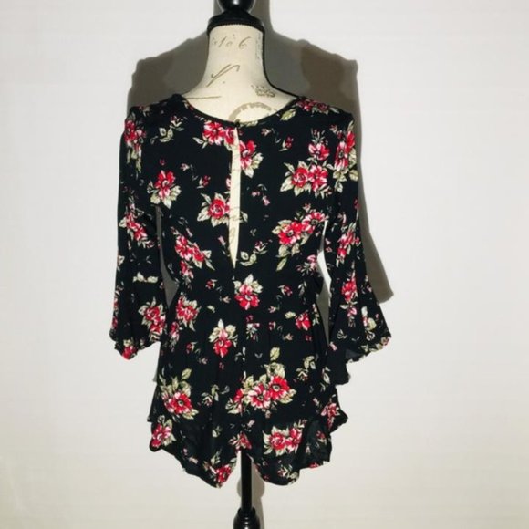 NEW Small Womens Floral Shorts Romper Jumpsuit Black Red Jumper - Picture 6 of 8
